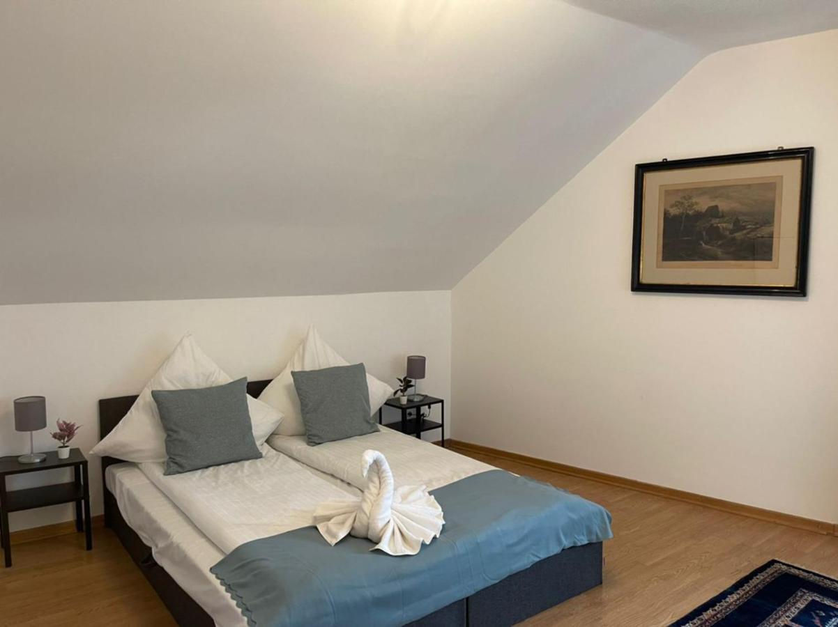 Riverside Attic Apartment Near The Chocolate Museum Кёльн Экстерьер фото